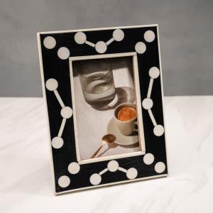 Black & White Photo Frame